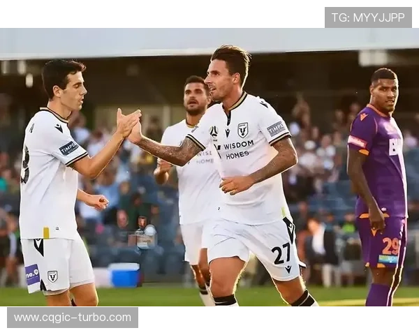 阿德莱德联平奥克兰FC 阿拉吉奇破门加列戈斯扳平 阿德莱德联平奥克兰FC 阿拉吉奇破门加列戈斯扳平